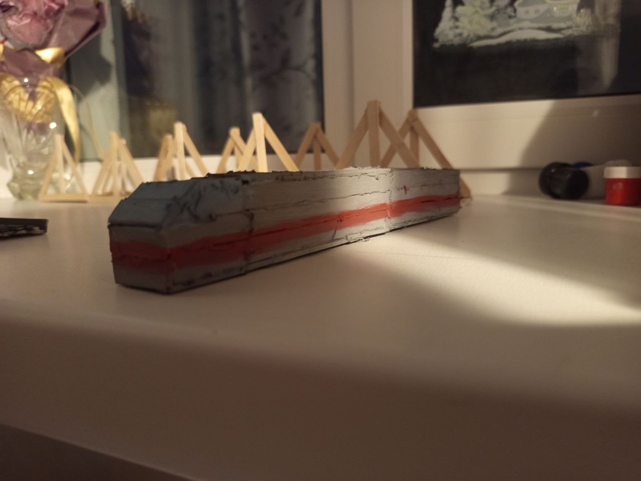 Окрашенный макет с поездом